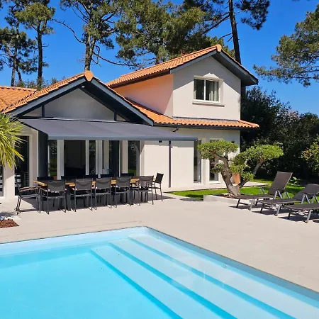 Proche Mer/piscine Chauffee Et Securisee/climatisation Lacanau