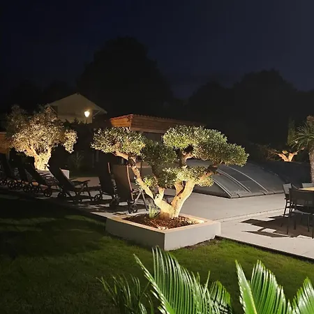 Proche Mer/piscine Chauffee Et Securisee/climatisation * Lacanau